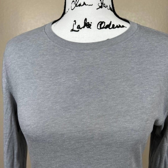Adidas gray top the go to performance  crew neck long sleeve tee size XS - Picture 13 of 13